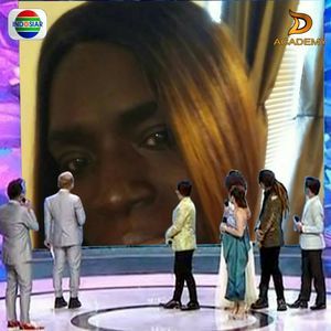 Meet your Posher, Veronica